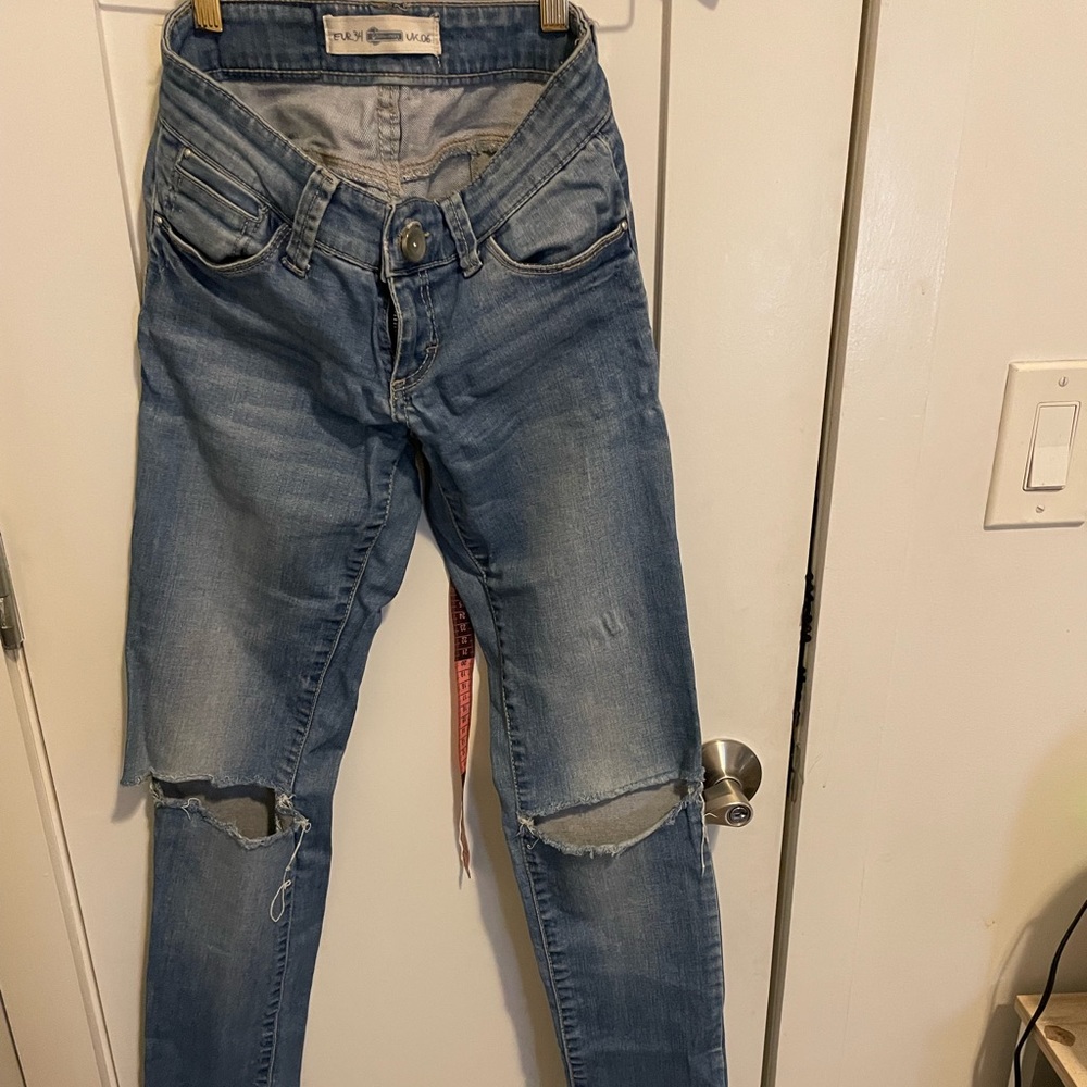 Amazing fit ripped jeans S